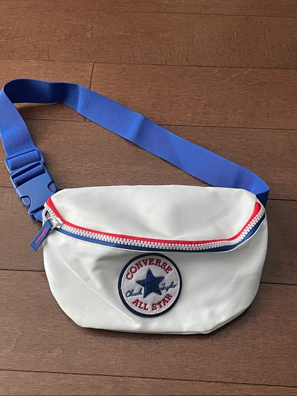 5/$25 Converse White Belt Bag with Blue Strap and Red Trim